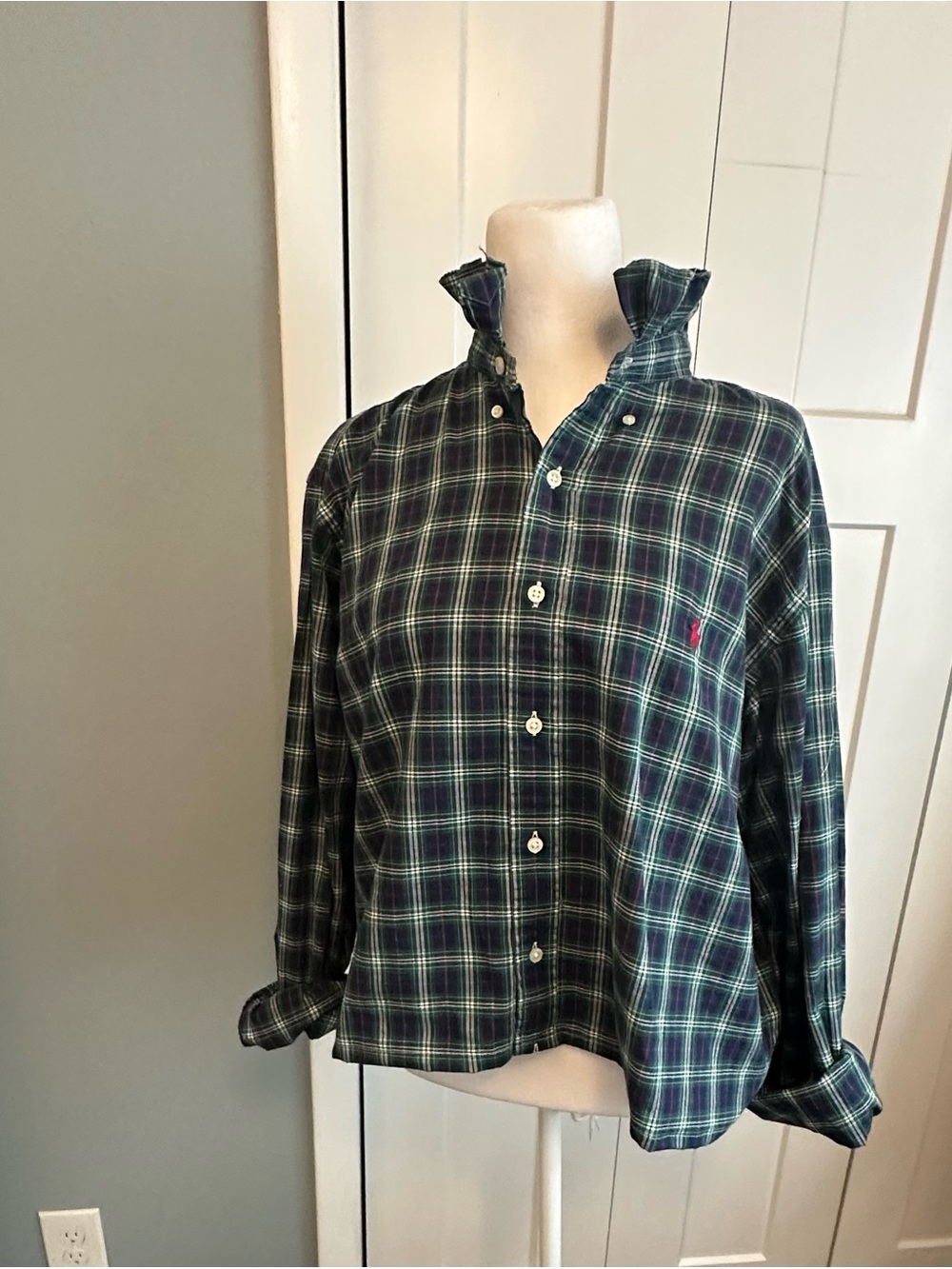 Women - Upcycled (reworked) men’s shirt with ruffled collar Ralph lauren